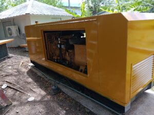 trabajos de mantenimiento y reparación en un generador eléctrico con el propósito de mejorar su condición operativa