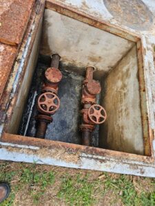 trabajos de mantenimiento en un sistema de bombeo para una facilidad comercial o industrial en Puerto Rico.